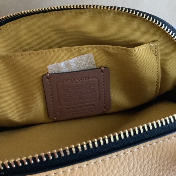 New Coach Artist Keith Haring Bag - Picture 6 of 8